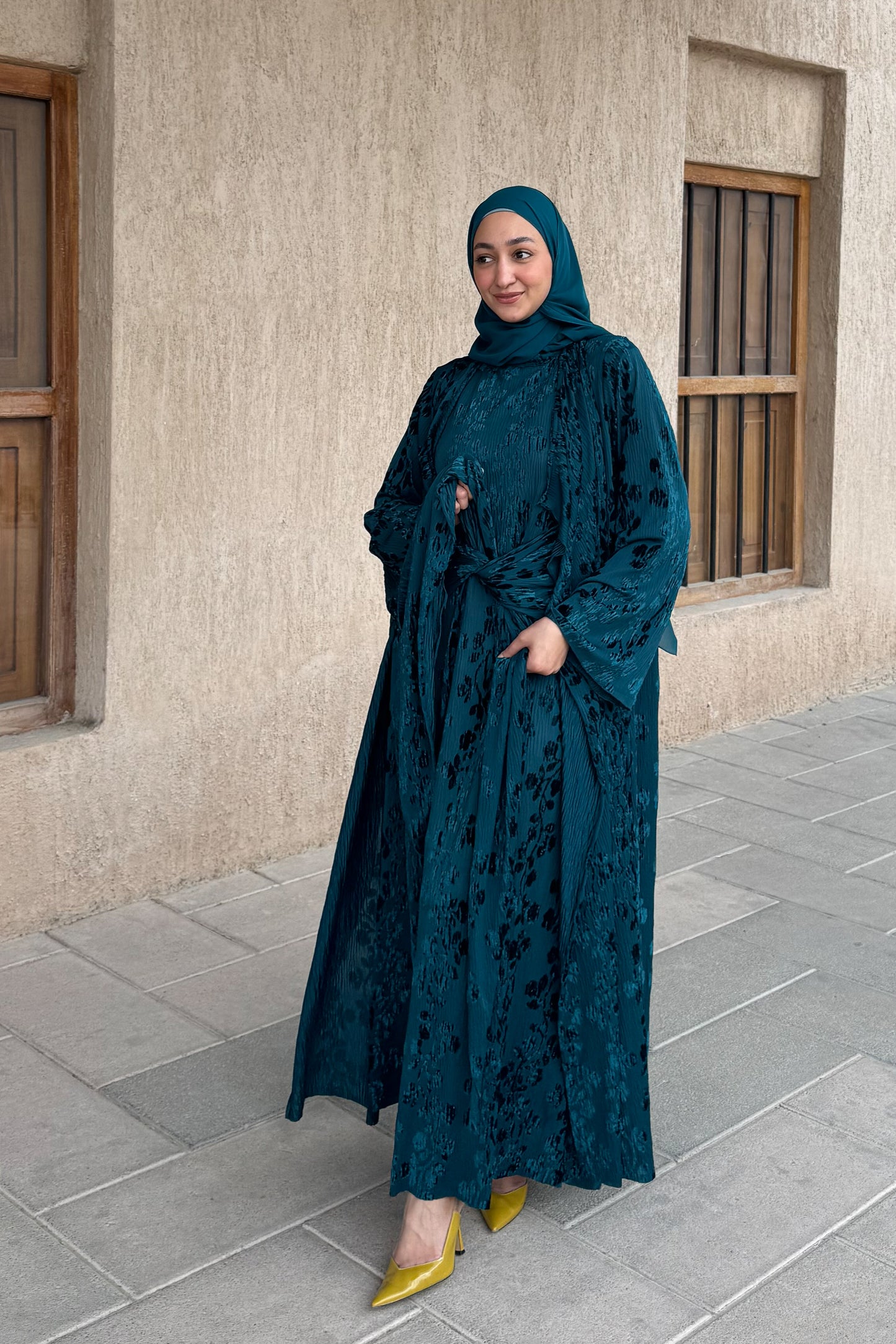 Coordinated Velvet Abaya