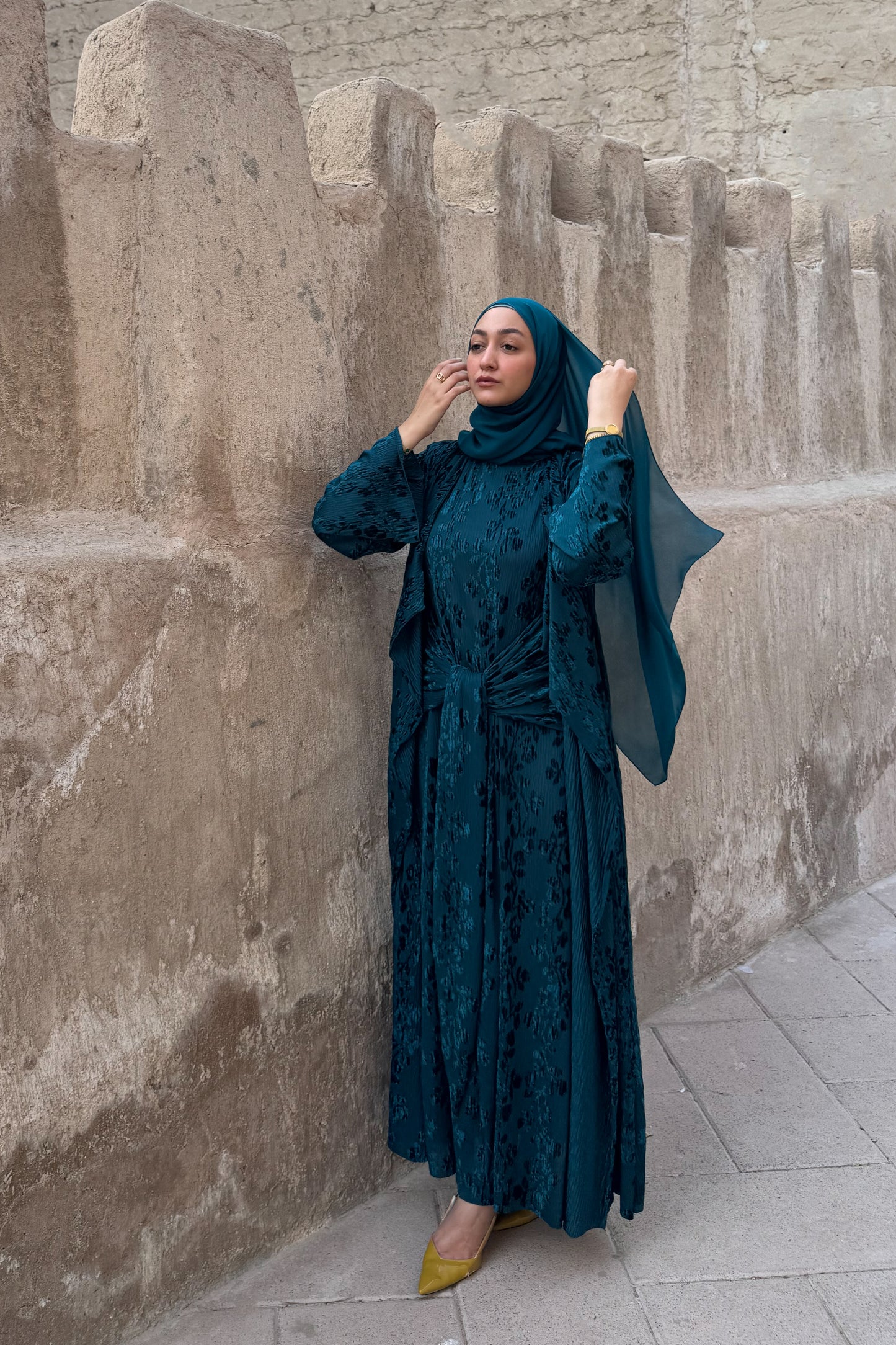 Coordinated Velvet Abaya