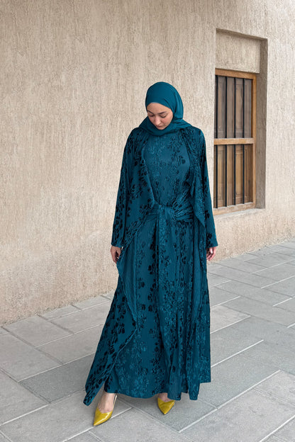 Coordinated Velvet Abaya