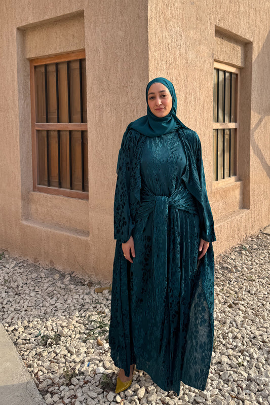 Coordinated Velvet Abaya